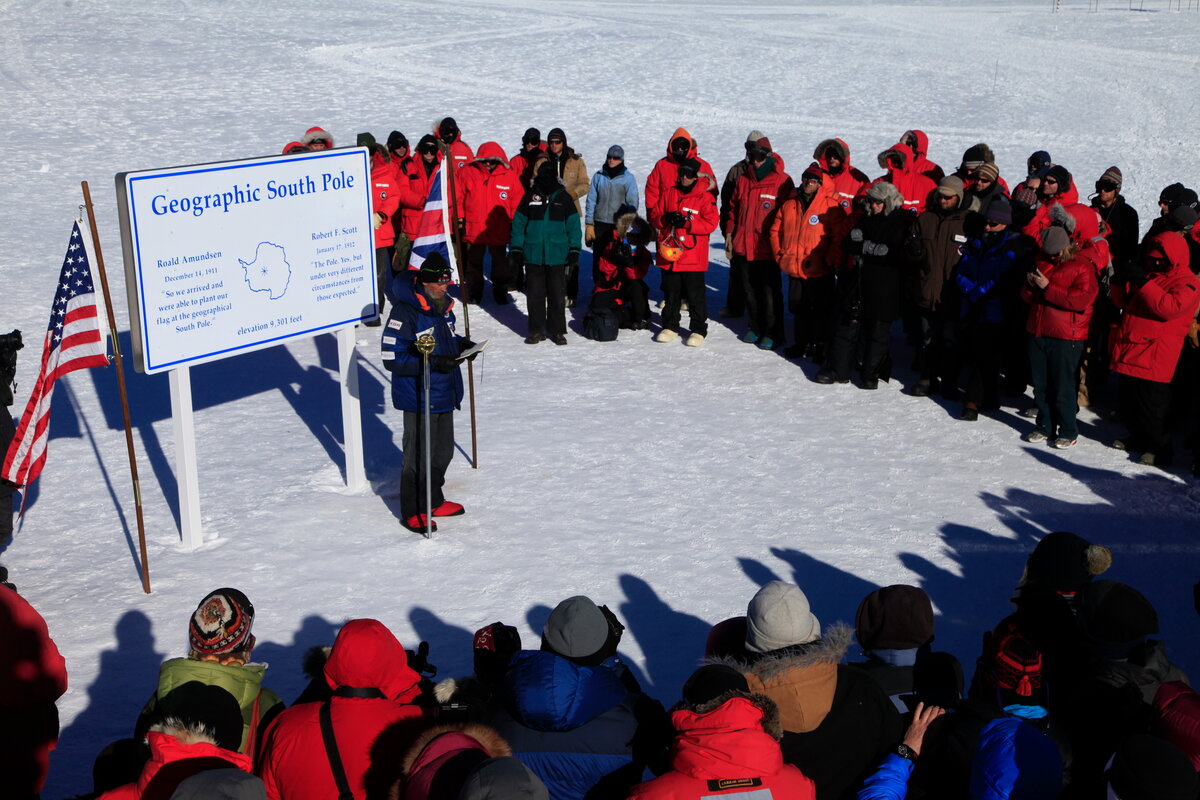 Henry Worsley speaks at Scott centenary ceremony